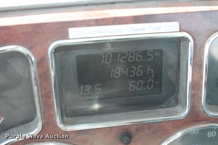 image for item DB5162 2008 Mack CHU613 semi truck