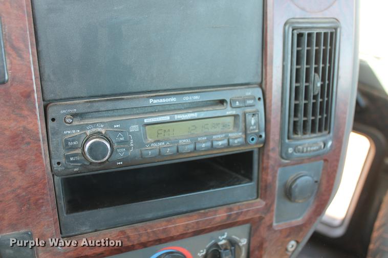 image for item DB5162 2008 Mack CHU613 semi truck