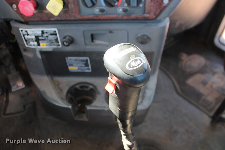 image for item DB5162 2008 Mack CHU613 semi truck