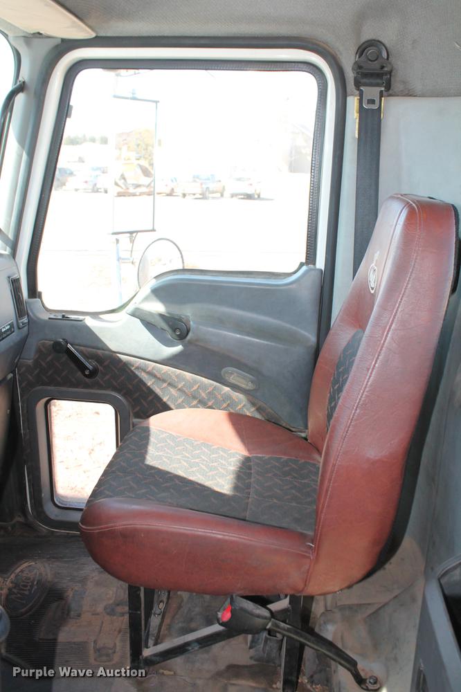 image for item DB5162 2008 Mack CHU613 semi truck