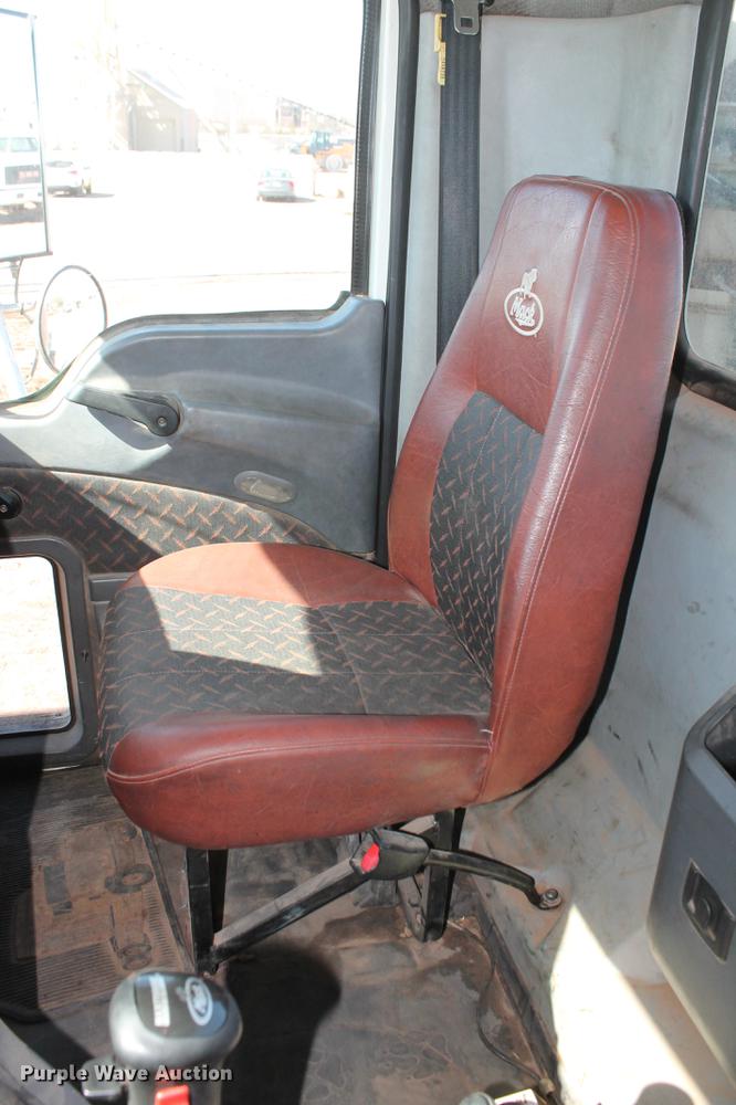 image for item DB5162 2008 Mack CHU613 semi truck