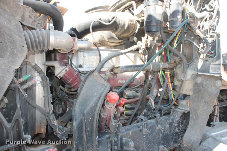 image for item DB5162 2008 Mack CHU613 semi truck