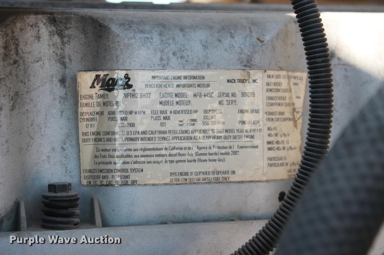 image for item DB5162 2008 Mack CHU613 semi truck