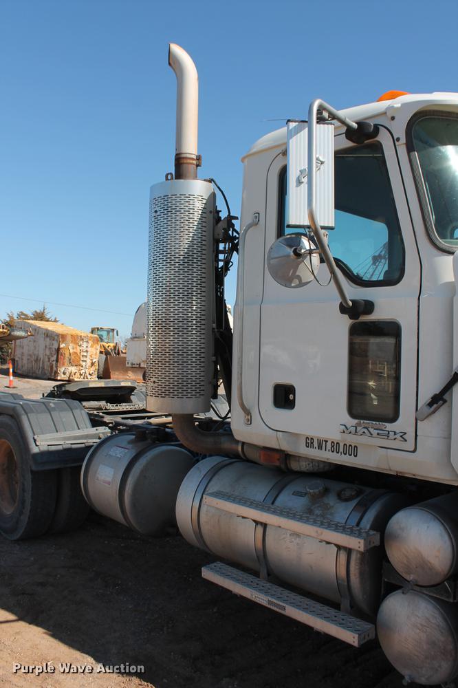 image for item DB5162 2008 Mack CHU613 semi truck