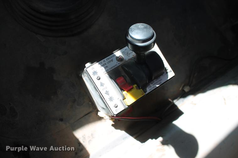 image for item DB5162 2008 Mack CHU613 semi truck