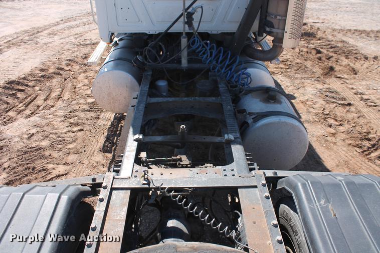 image for item DB5162 2008 Mack CHU613 semi truck