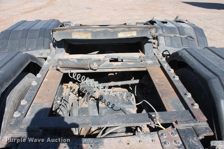 image for item DB5162 2008 Mack CHU613 semi truck