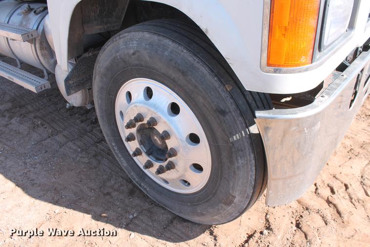 image for item DB5162 2008 Mack CHU613 semi truck