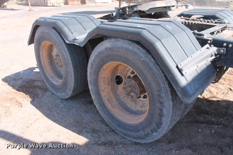 image for item DB5162 2008 Mack CHU613 semi truck