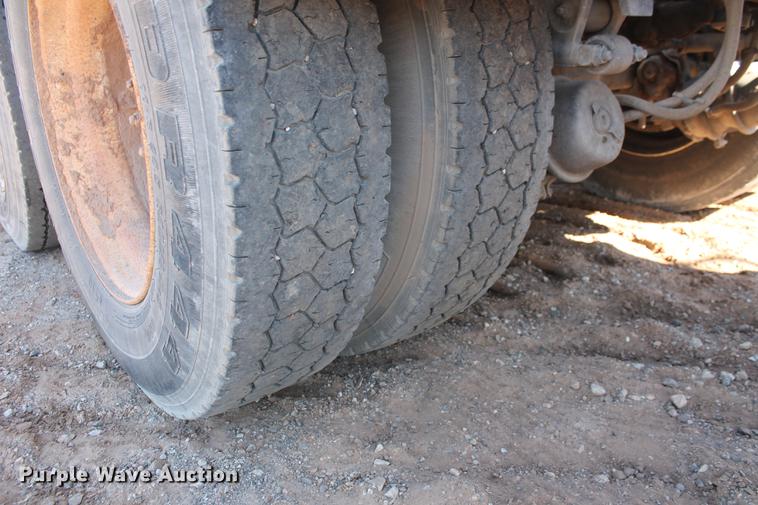 image for item DB5162 2008 Mack CHU613 semi truck