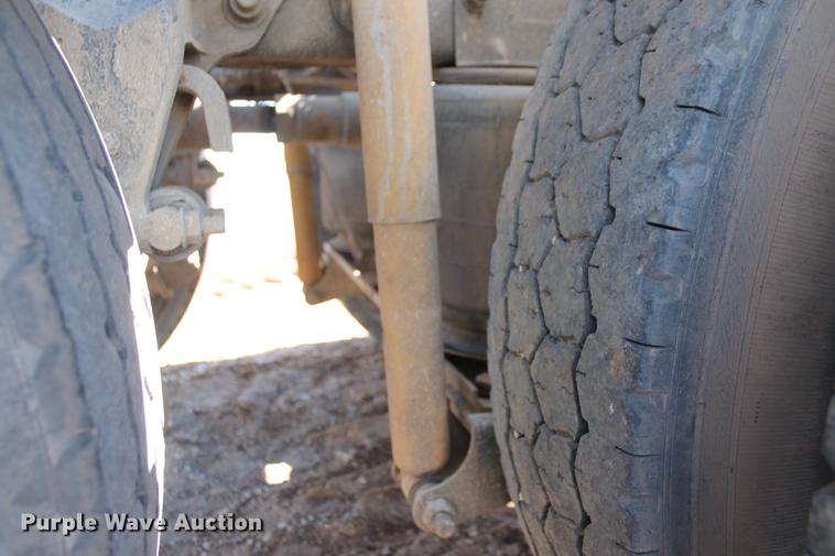 image for item DB5162 2008 Mack CHU613 semi truck