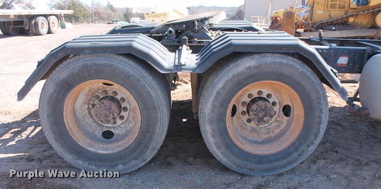 image for item DB5162 2008 Mack CHU613 semi truck