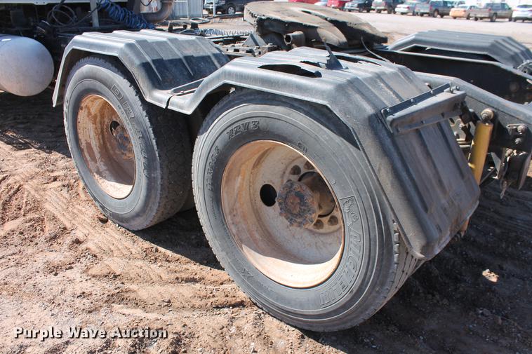 image for item DB5162 2008 Mack CHU613 semi truck