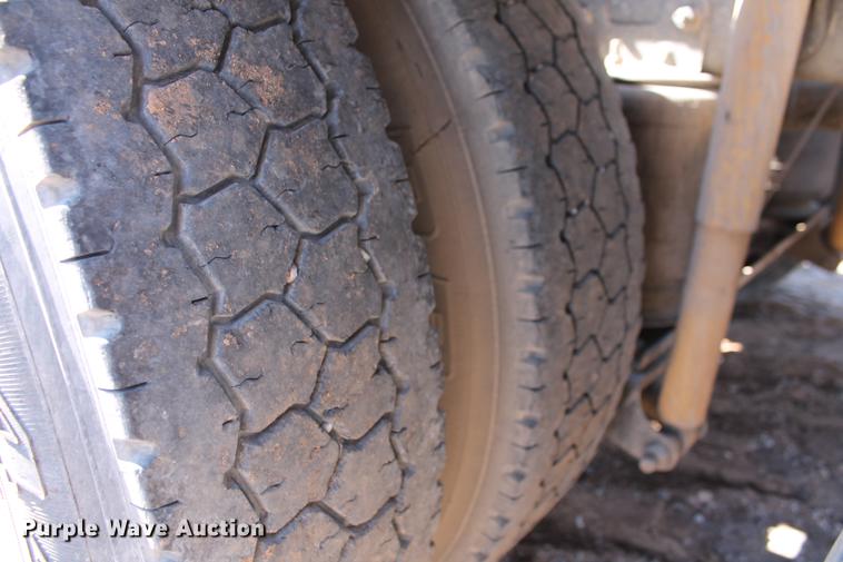 image for item DB5162 2008 Mack CHU613 semi truck