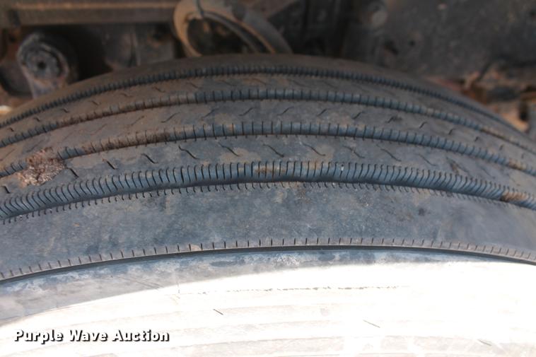 image for item DB5162 2008 Mack CHU613 semi truck