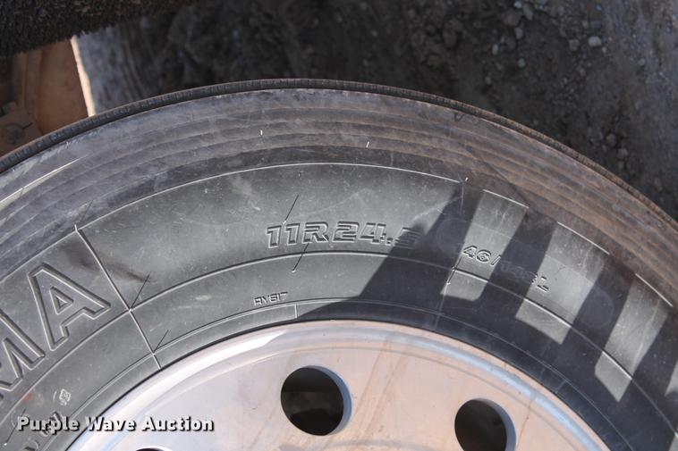 image for item DB5162 2008 Mack CHU613 semi truck