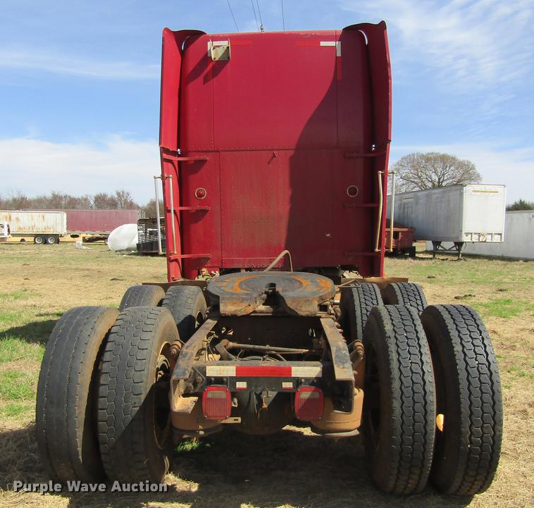 image for item DC0024 1995 Freightliner FLD120 Classic semi truck