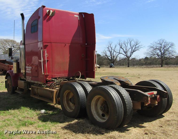 image for item DC0024 1995 Freightliner FLD120 Classic semi truck
