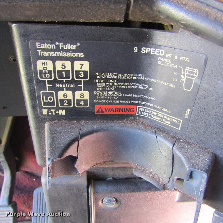 image for item DC0024 1995 Freightliner FLD120 Classic semi truck