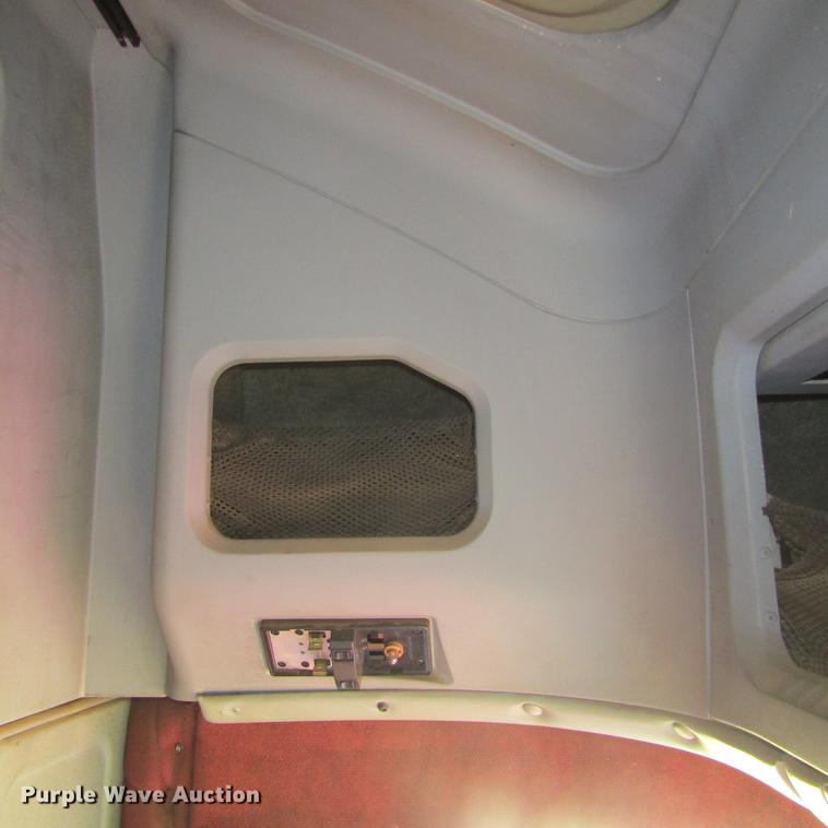 image for item DC0024 1995 Freightliner FLD120 Classic semi truck