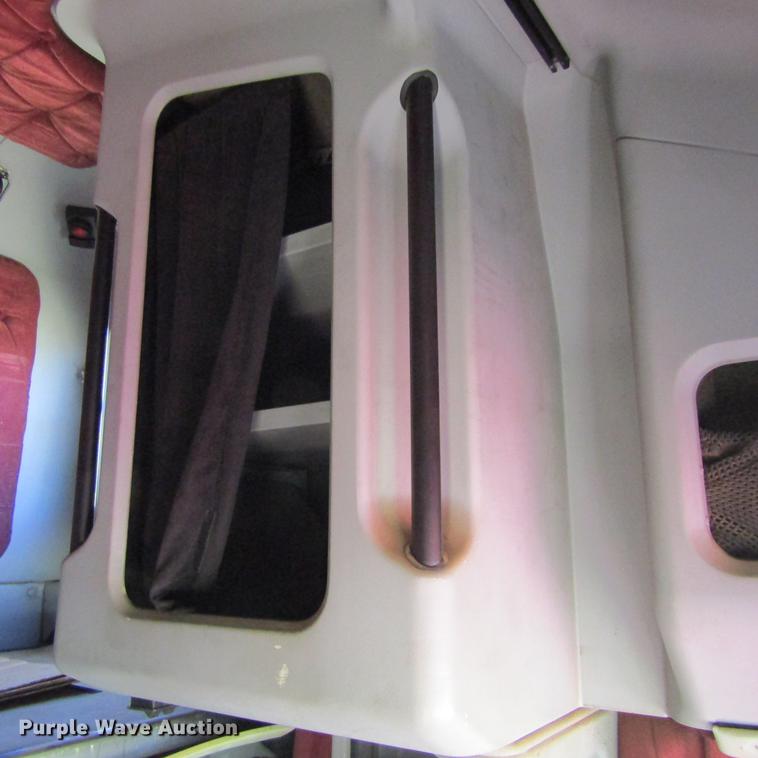 image for item DC0024 1995 Freightliner FLD120 Classic semi truck