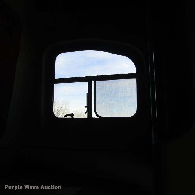 image for item DC0024 1995 Freightliner FLD120 Classic semi truck