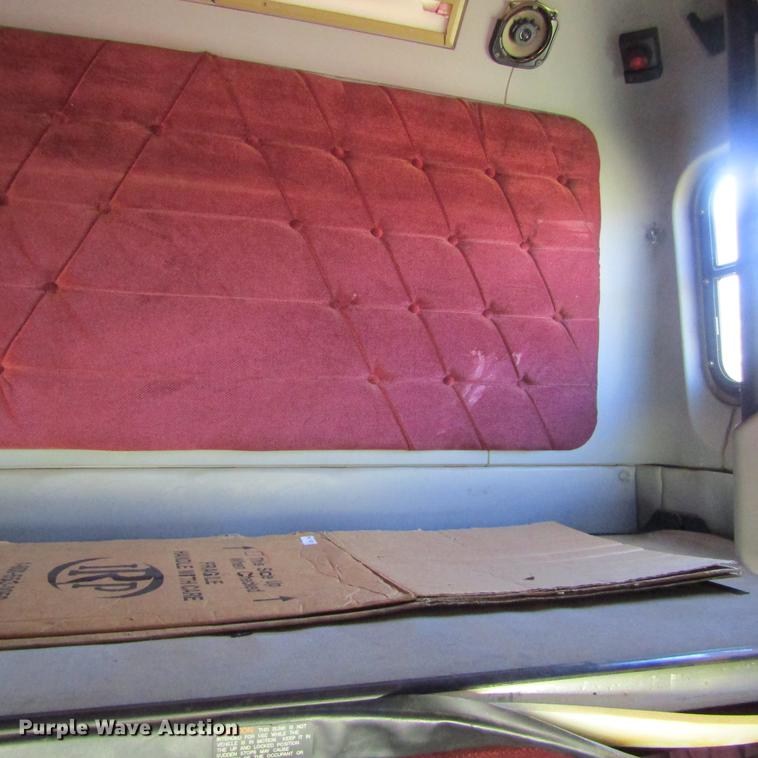 image for item DC0024 1995 Freightliner FLD120 Classic semi truck