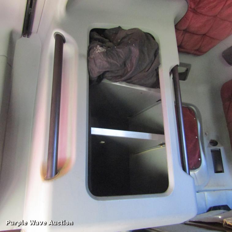 image for item DC0024 1995 Freightliner FLD120 Classic semi truck