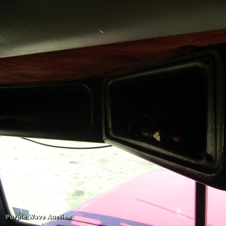 image for item DC0024 1995 Freightliner FLD120 Classic semi truck