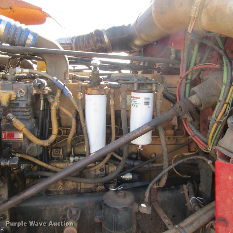 image for item DC0024 1995 Freightliner FLD120 Classic semi truck