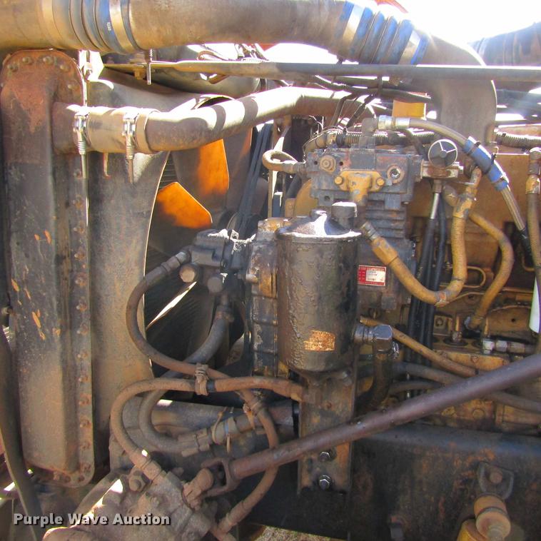 image for item DC0024 1995 Freightliner FLD120 Classic semi truck