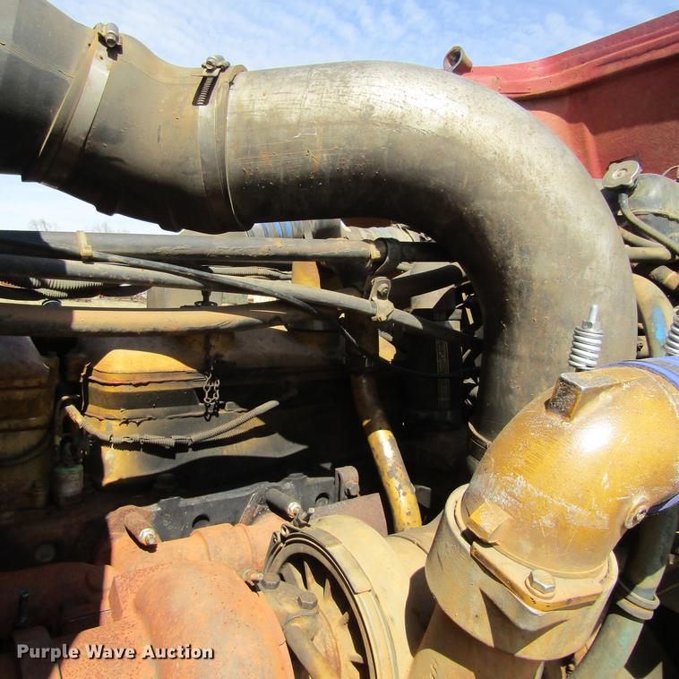 image for item DC0024 1995 Freightliner FLD120 Classic semi truck