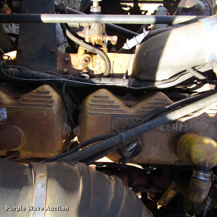 image for item DC0024 1995 Freightliner FLD120 Classic semi truck