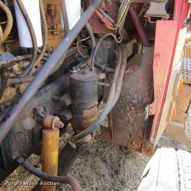 image for item DC0024 1995 Freightliner FLD120 Classic semi truck