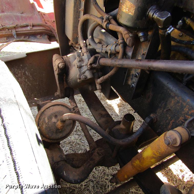 image for item DC0024 1995 Freightliner FLD120 Classic semi truck