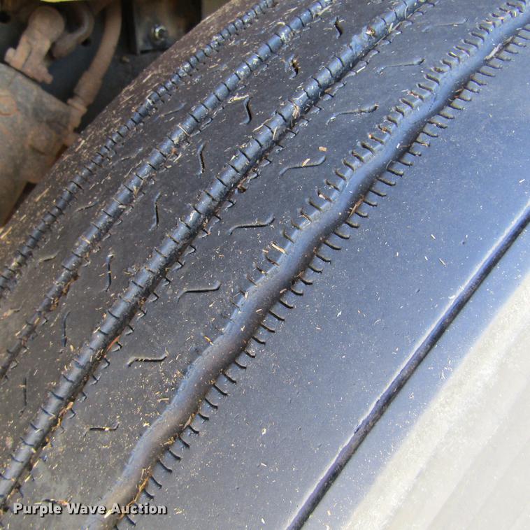 image for item DC0024 1995 Freightliner FLD120 Classic semi truck