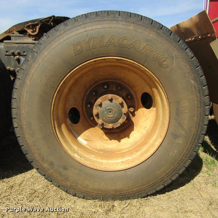 image for item DC0024 1995 Freightliner FLD120 Classic semi truck