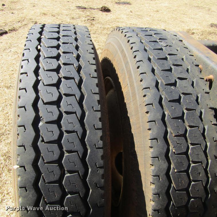 image for item DC0024 1995 Freightliner FLD120 Classic semi truck