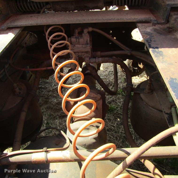 image for item DC0024 1995 Freightliner FLD120 Classic semi truck