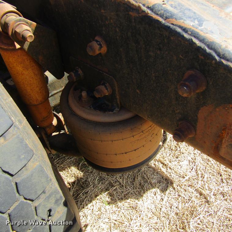 image for item DC0024 1995 Freightliner FLD120 Classic semi truck