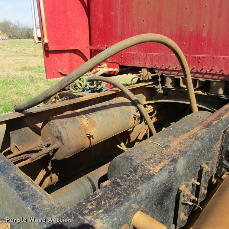 image for item DC0024 1995 Freightliner FLD120 Classic semi truck