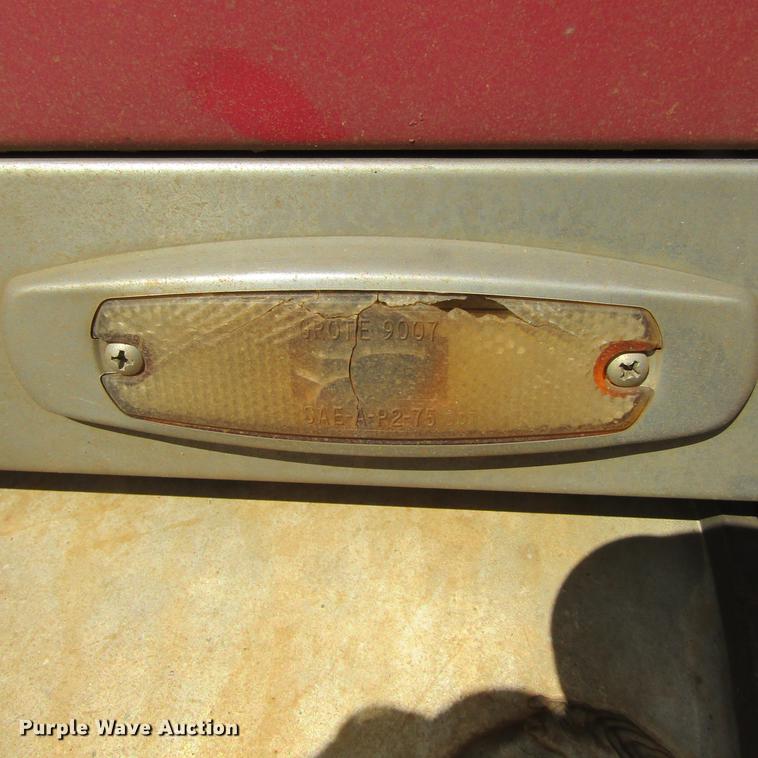 image for item DC0024 1995 Freightliner FLD120 Classic semi truck