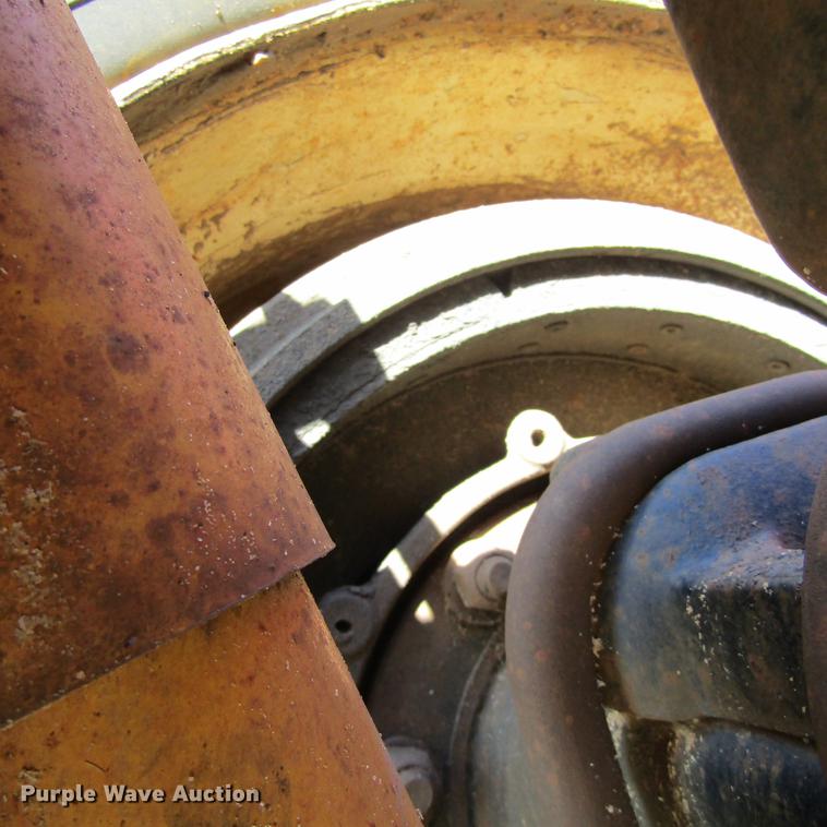 image for item DC0024 1995 Freightliner FLD120 Classic semi truck