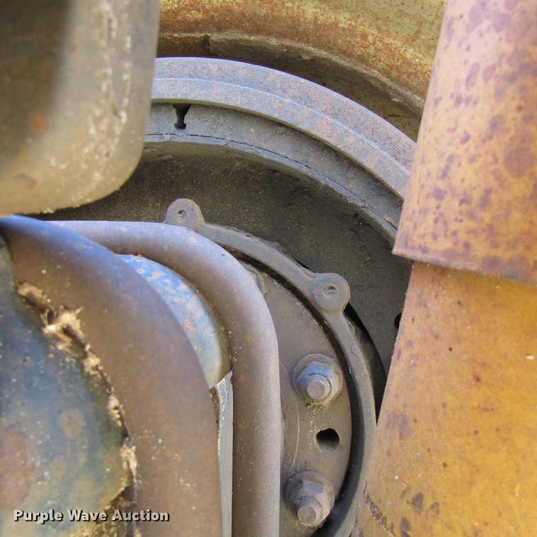 image for item DC0024 1995 Freightliner FLD120 Classic semi truck