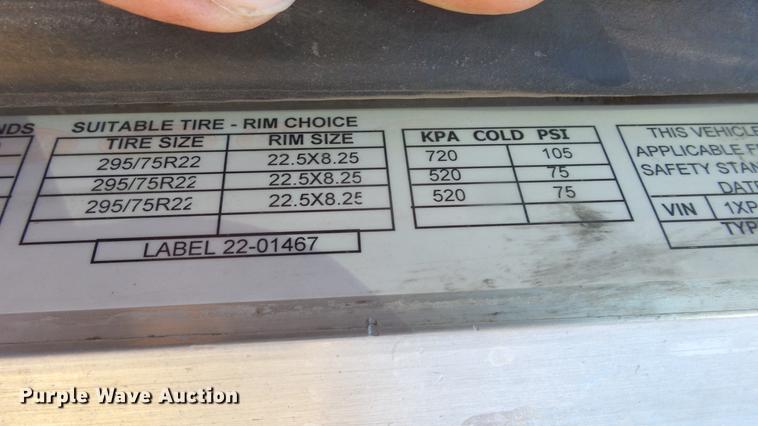 image for item DC0694 2007 Peterbilt 386 semi truck