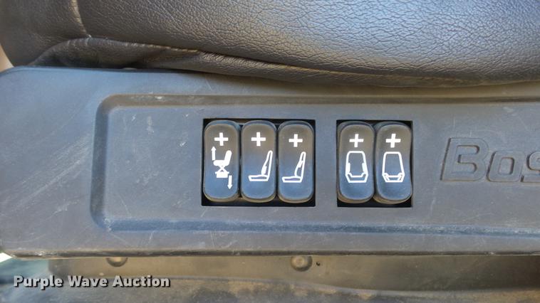 image for item DC0694 2007 Peterbilt 386 semi truck