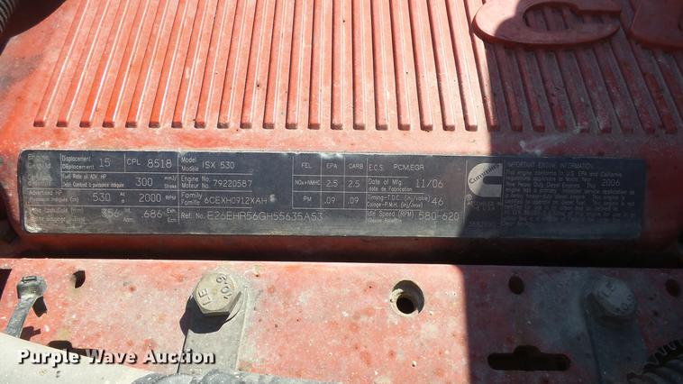 image for item DC0694 2007 Peterbilt 386 semi truck