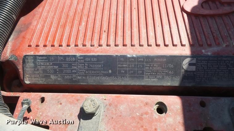 image for item DC0694 2007 Peterbilt 386 semi truck