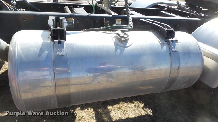 image for item DC0694 2007 Peterbilt 386 semi truck