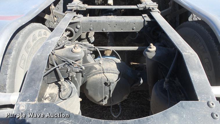 image for item DC0694 2007 Peterbilt 386 semi truck